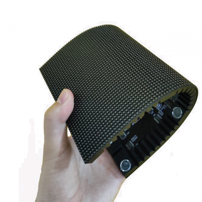 شاشة ليد ناعمة P1.5 P2.5 P4 شاشة ليد ناعمة منحنية داخلية وخارجية شاشة عرض إعلانات مرنة رأسية 4