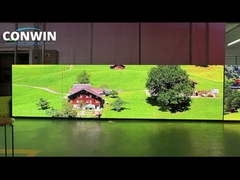 لوحة الإعلانات في الهواء الطلق